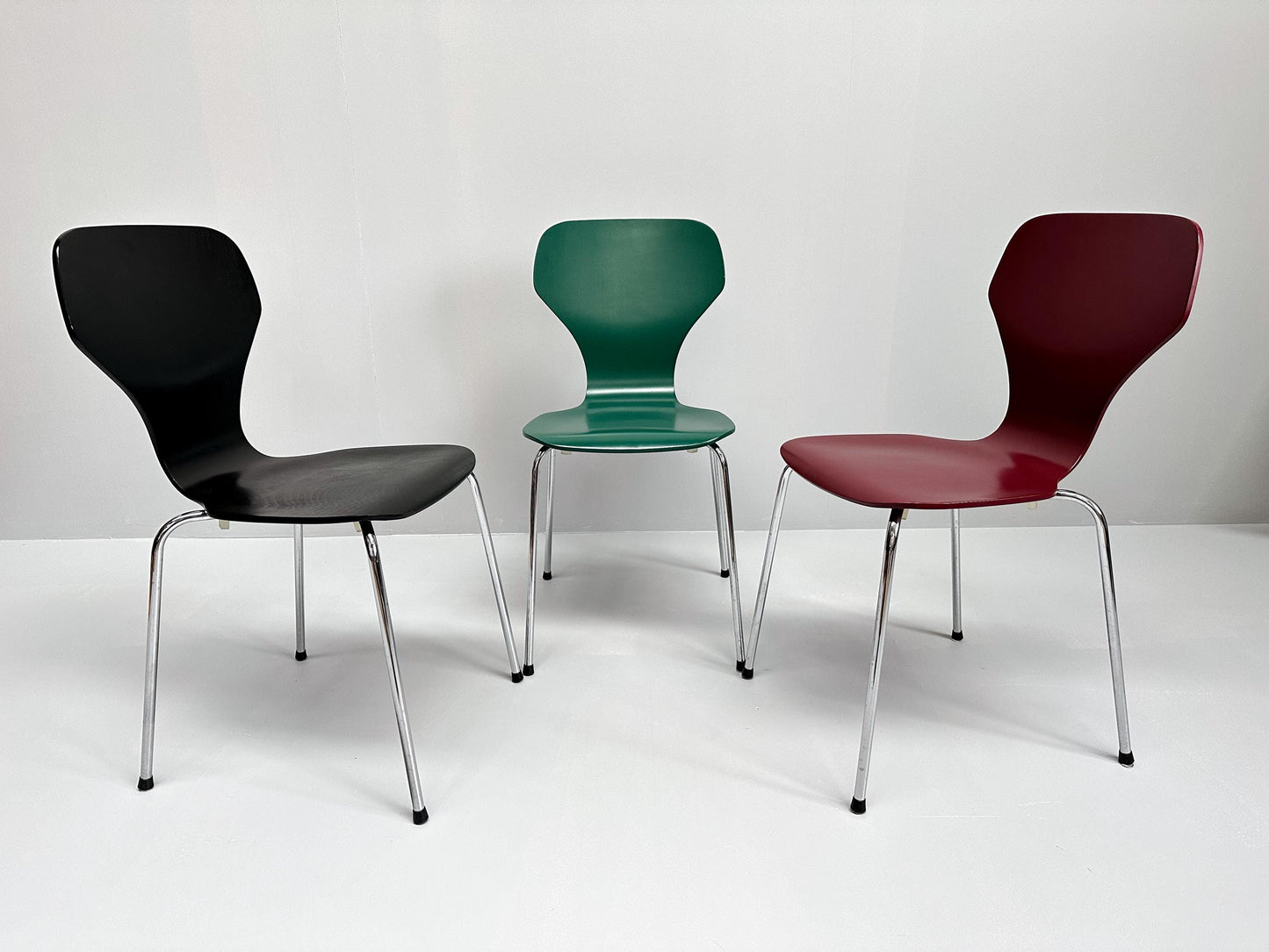 Vintage Set of 3 Danish Modern Chairs by Phoenix, Denmark 1990s.