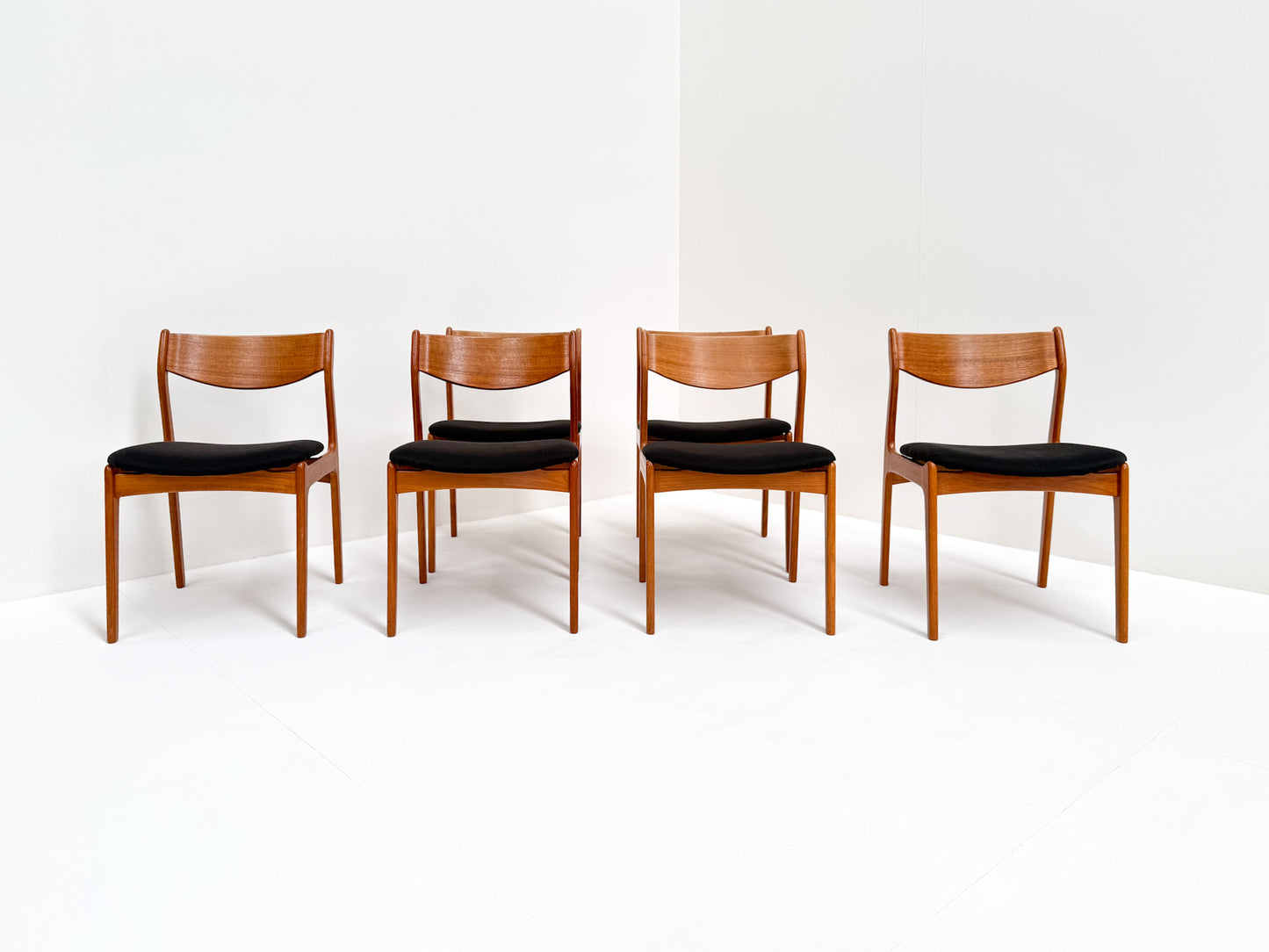 Set of 6 Danish teak dining chairs P.E. Jørgensen Farsø Stolefabrik