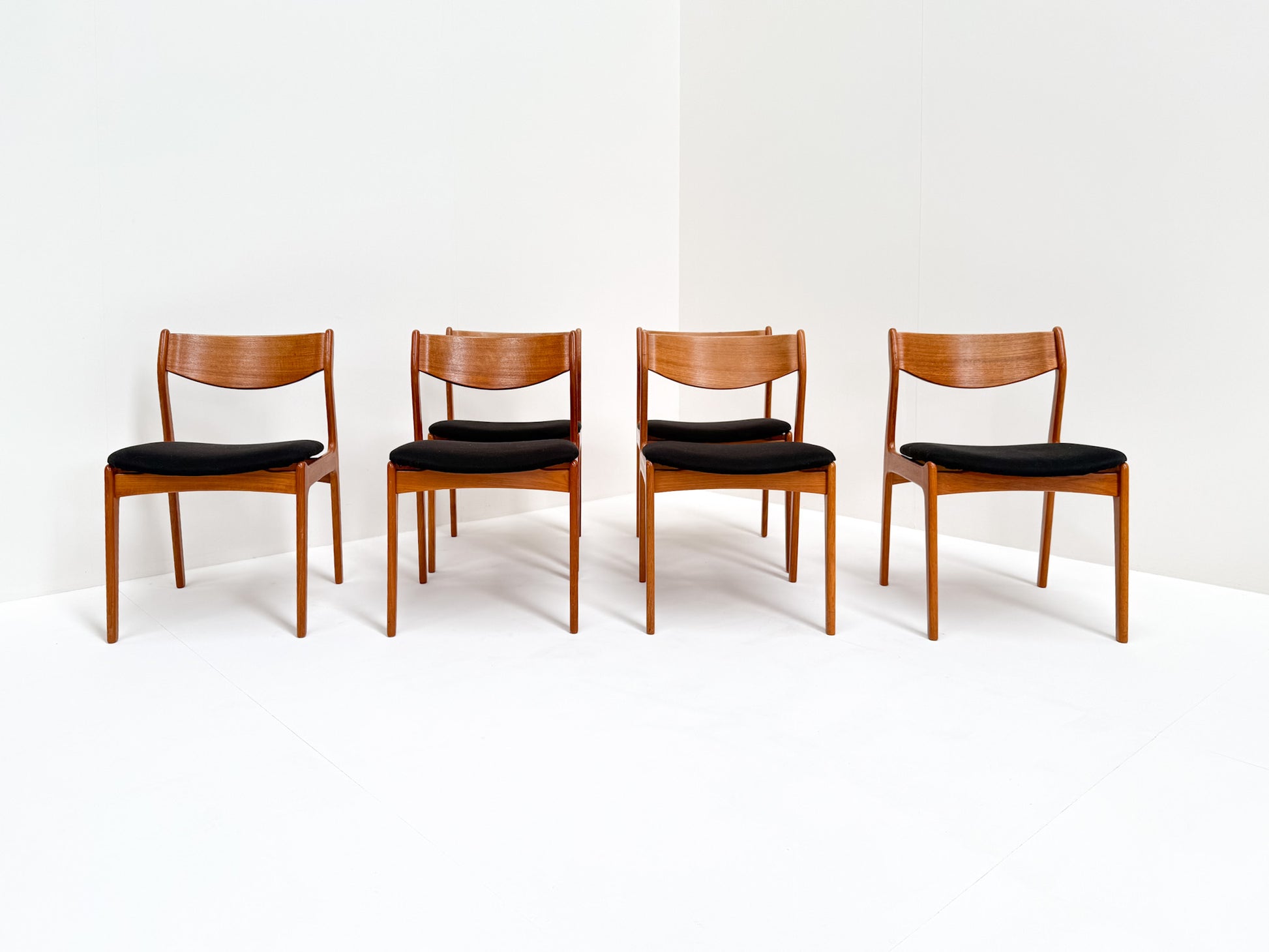 Set of 6 Danish teak dining chairs P.E. Jørgensen Farsø Stolefabrik