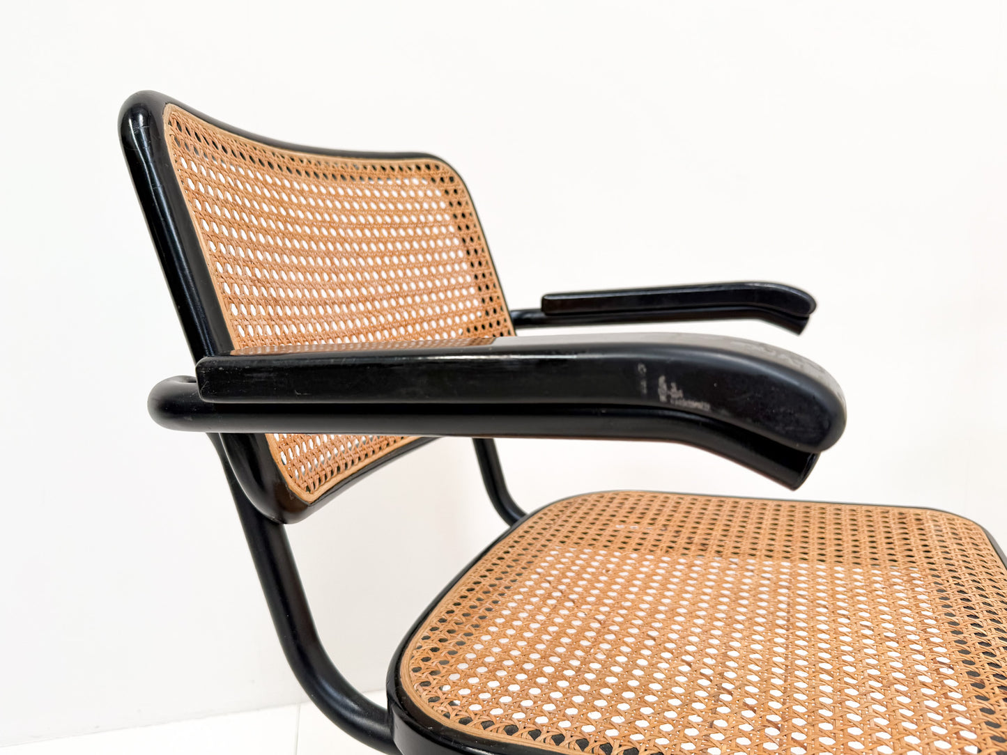 Set of 4 Vintage Cesca Chairs by Marcel Breuer for Thonet, 1980s (2x B64 Armchairs, 2x B32 Side Chairs)