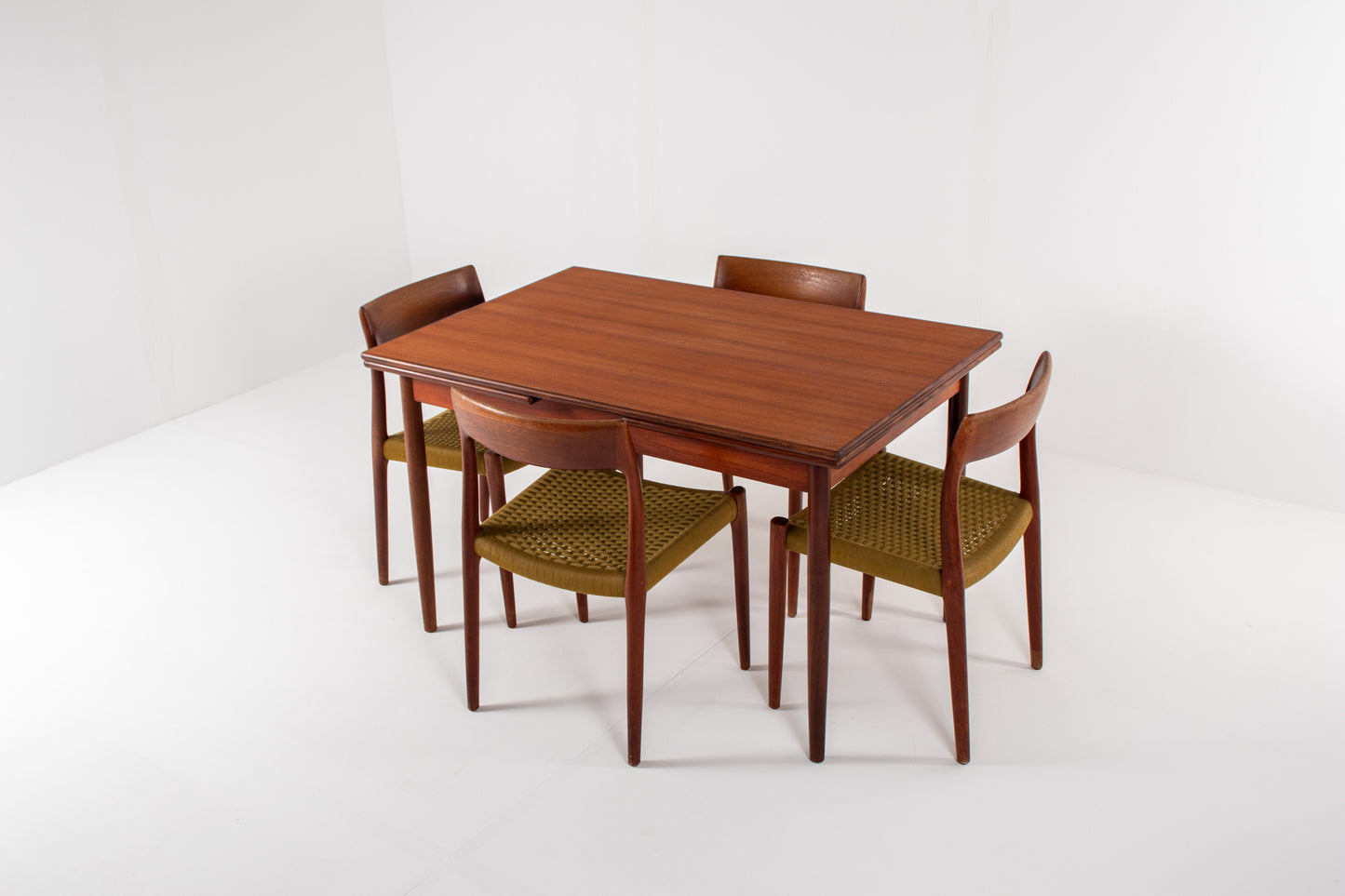 Mid-Century Teak Extendable Dining Table | Scandinavian 1960s