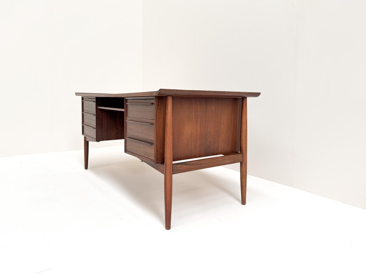 Arne Vodder Desk in Rosewood for H.P. Hansen, Denmark, 1960s