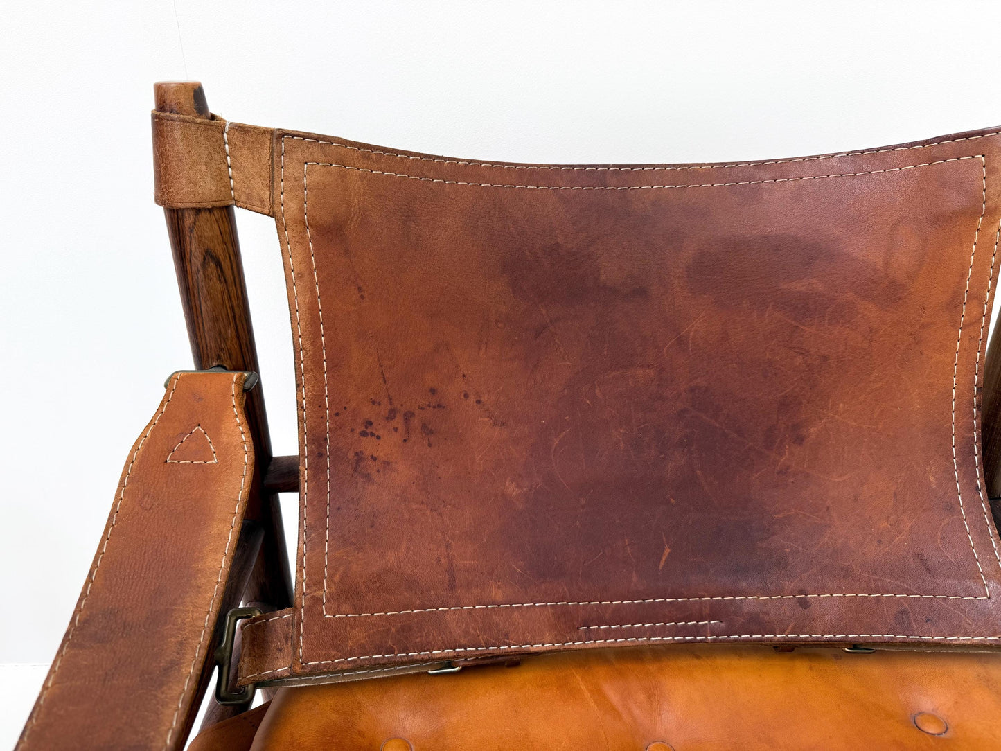 Pair of Arne Norell 'Sirocco' Safari Chairs in Cognac Leather, Sweden 1960s + Tabletop