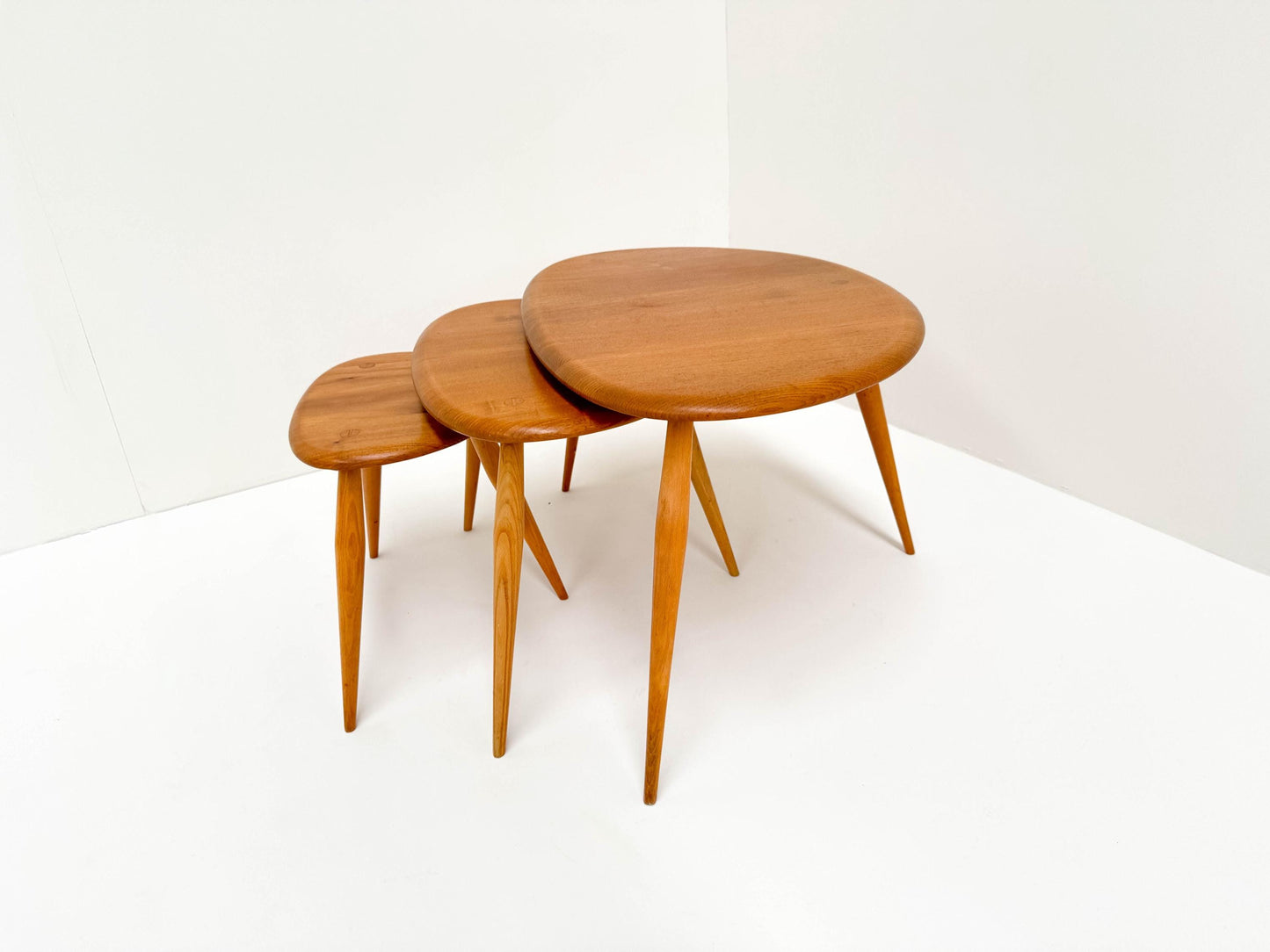 Vintage 1960s Lucian Ercolani for Ercol Model 354 Pebble Nesting Tables – Beech & Elm