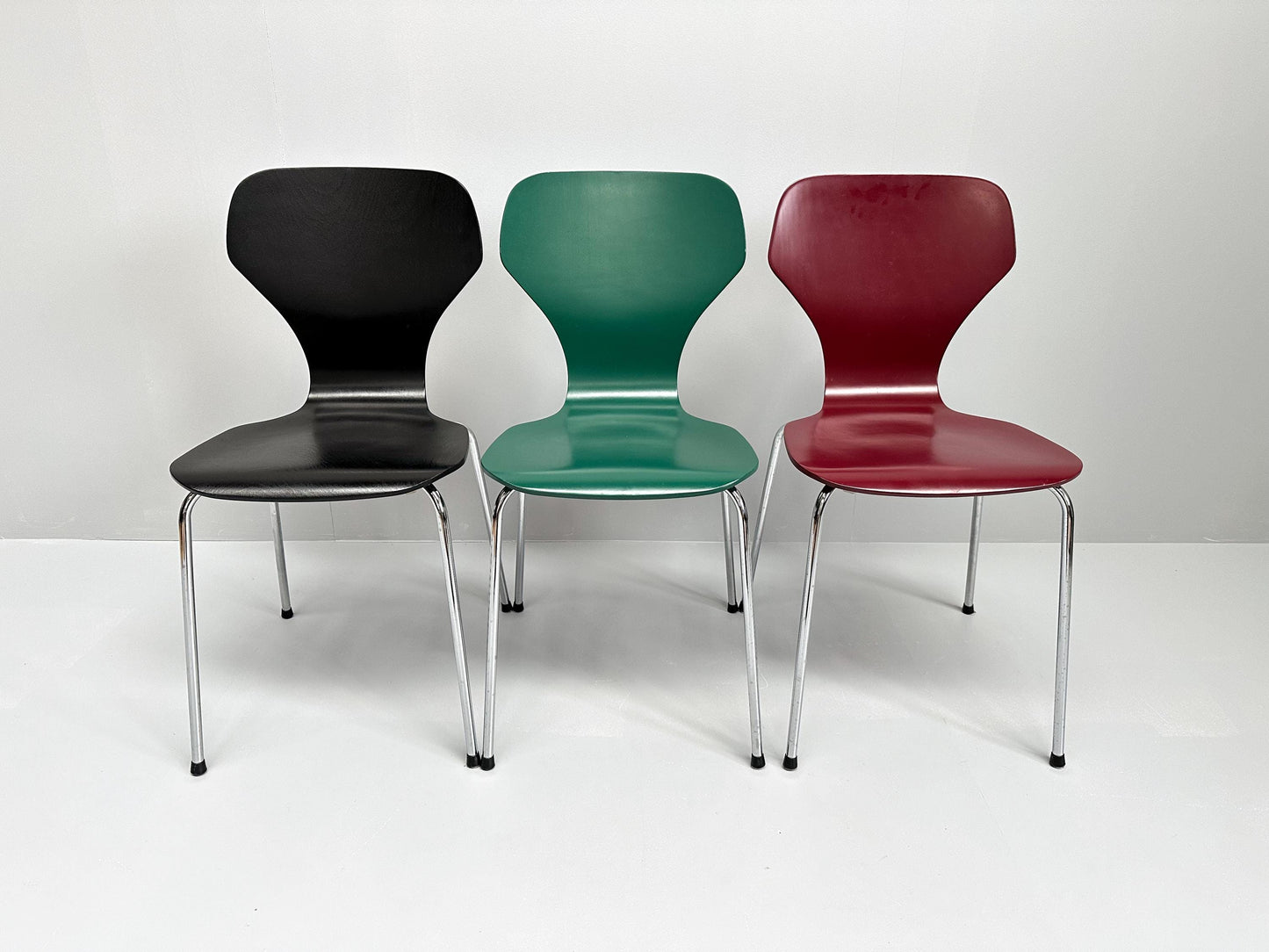 Vintage Set of 3 Danish Modern Chairs by Phoenix, Denmark 1990s.