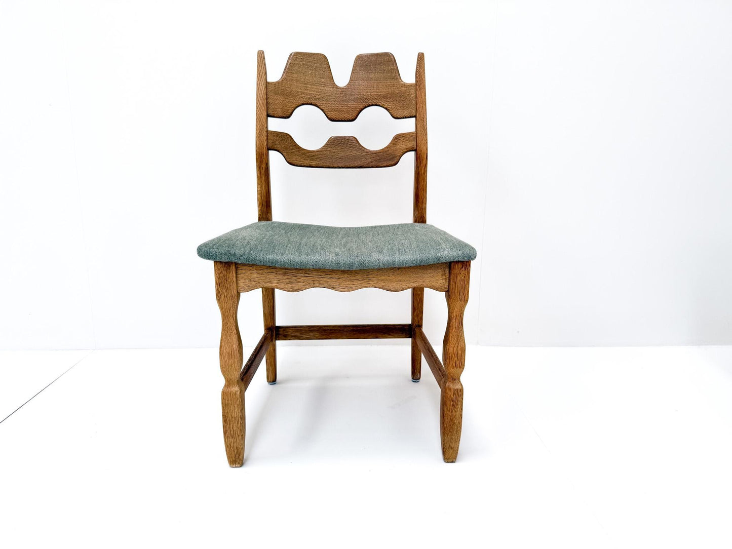 Mid-Century Modern Oak Razorblade Dining Chairs - Henning Kjærnulf - Set of 4