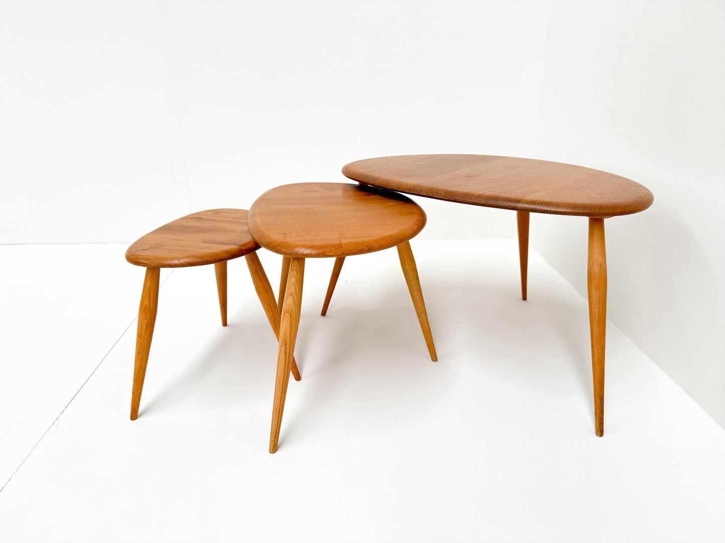 Vintage 1960s Lucian Ercolani for Ercol Model 354 Pebble Nesting Tables – Beech & Elm
