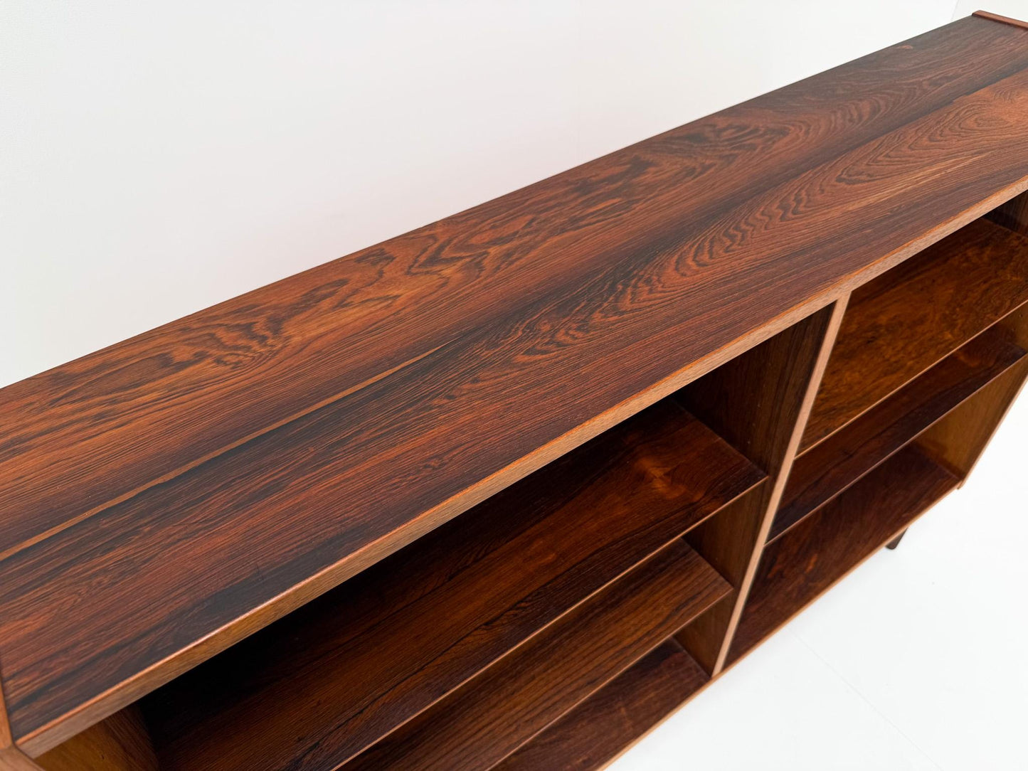 Vintage Danish Rosewood Bookcase – Mid-Century Modern Display Shelf