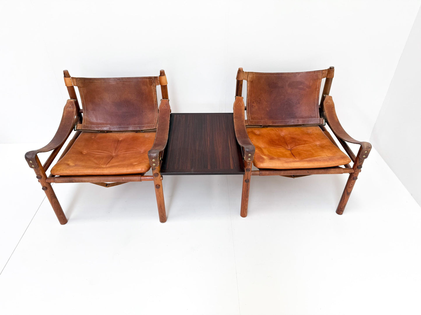 Pair of Arne Norell 'Sirocco' Safari Chairs in Cognac Leather, Sweden 1960s + Tabletop