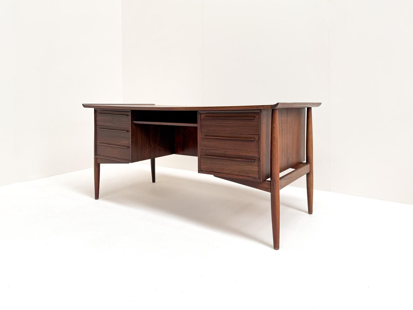 Arne Vodder Desk in Rosewood for H.P. Hansen, Denmark, 1960s