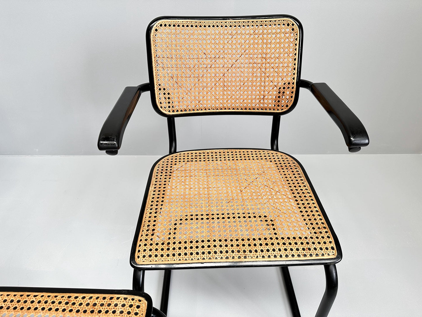 Set of 4 Vintage Cesca Chairs by Marcel Breuer for Thonet, 1980s (2x B64 Armchairs, 2x B32 Side Chairs)