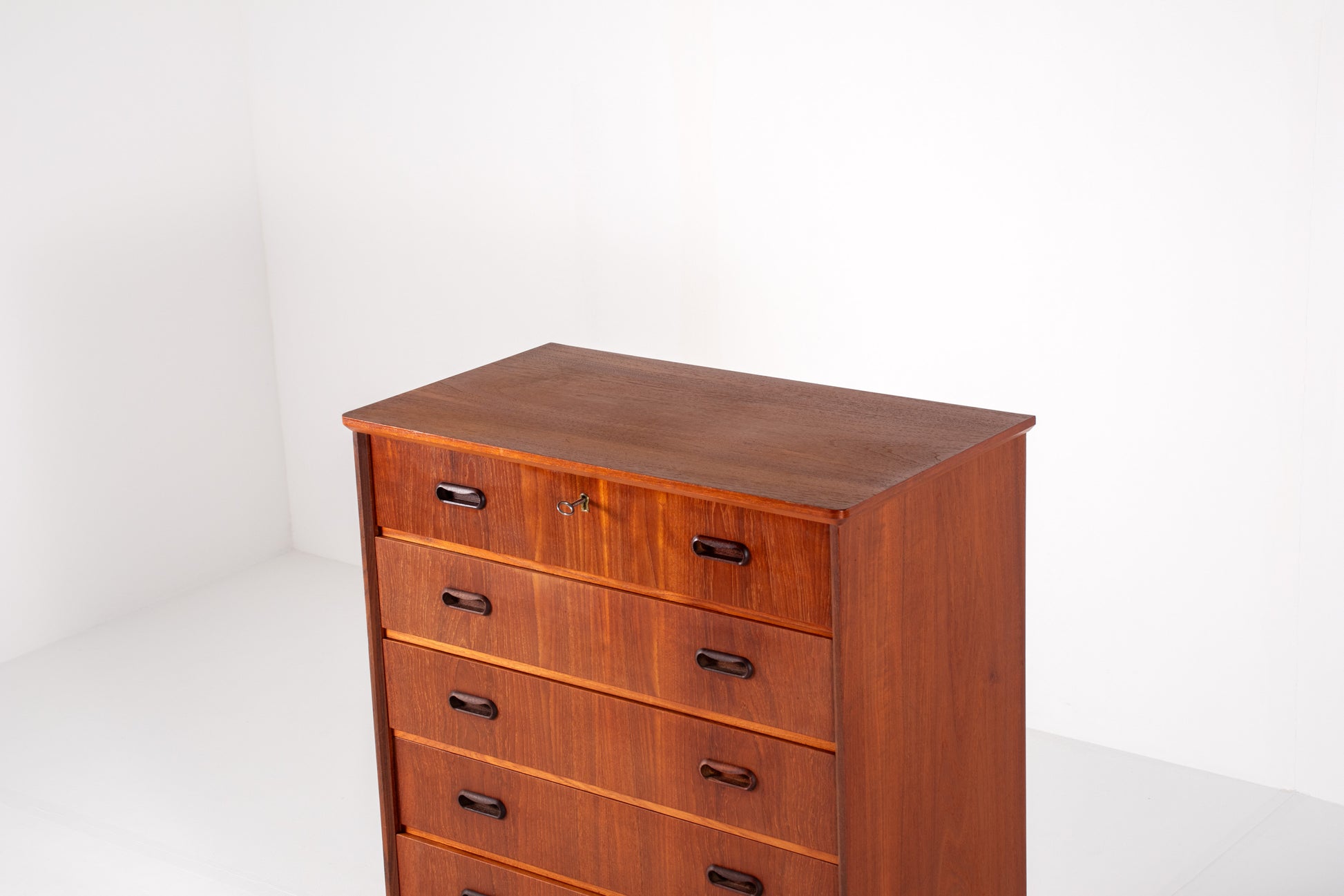 Vintage teak chest of drawers with six drawers
