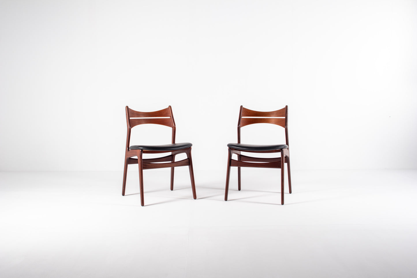 Erik Buch dining chairs model 310 teak set of 2