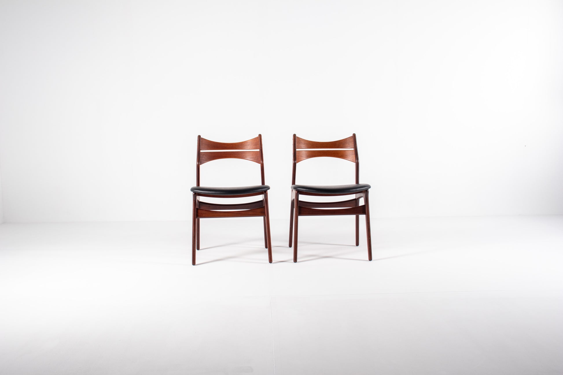 Erik Buch dining chairs model 310 teak set of 2