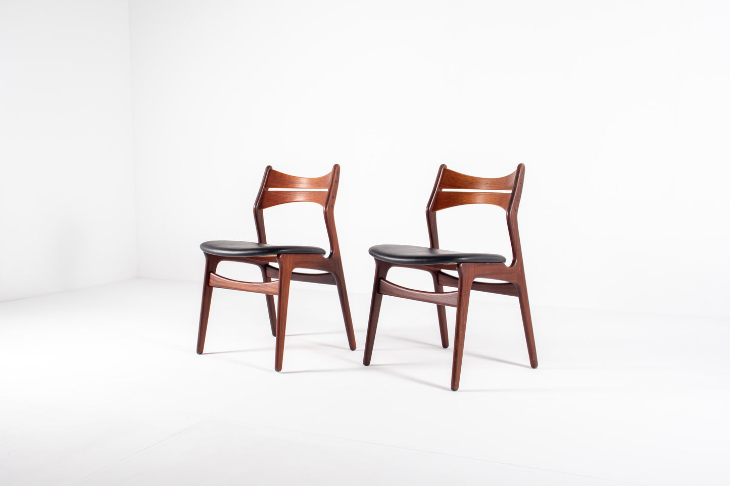 Erik Buch dining chairs model 310 teak set of 2