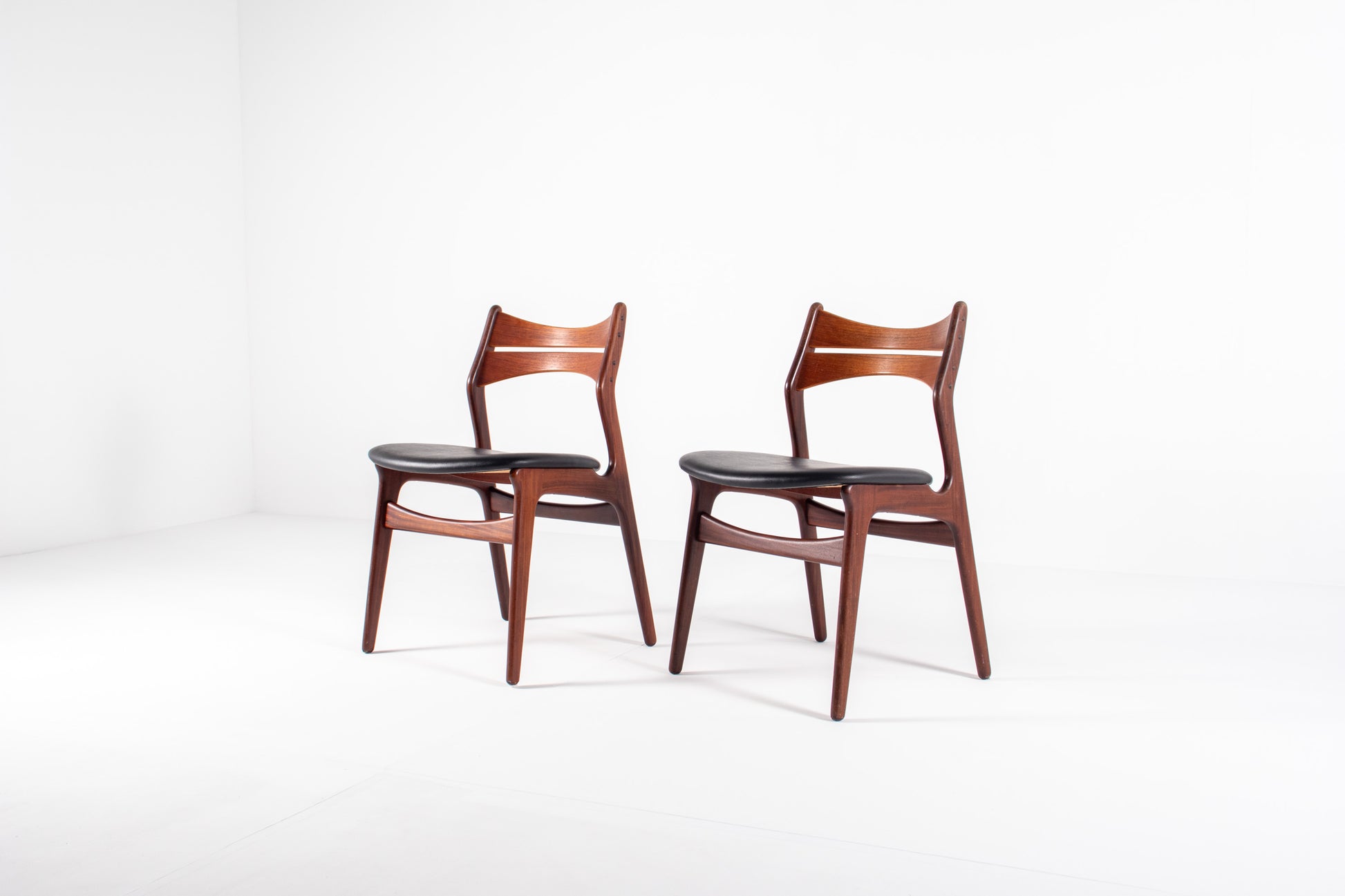 Erik Buch dining chairs model 310 teak set of 2