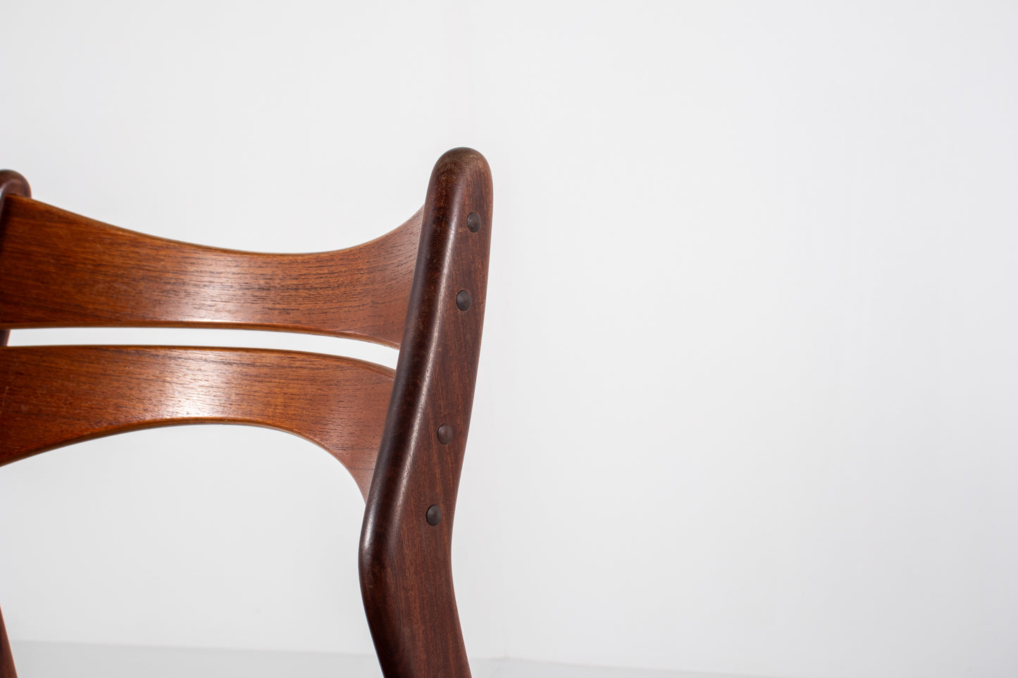 Teak wood grain chair detail