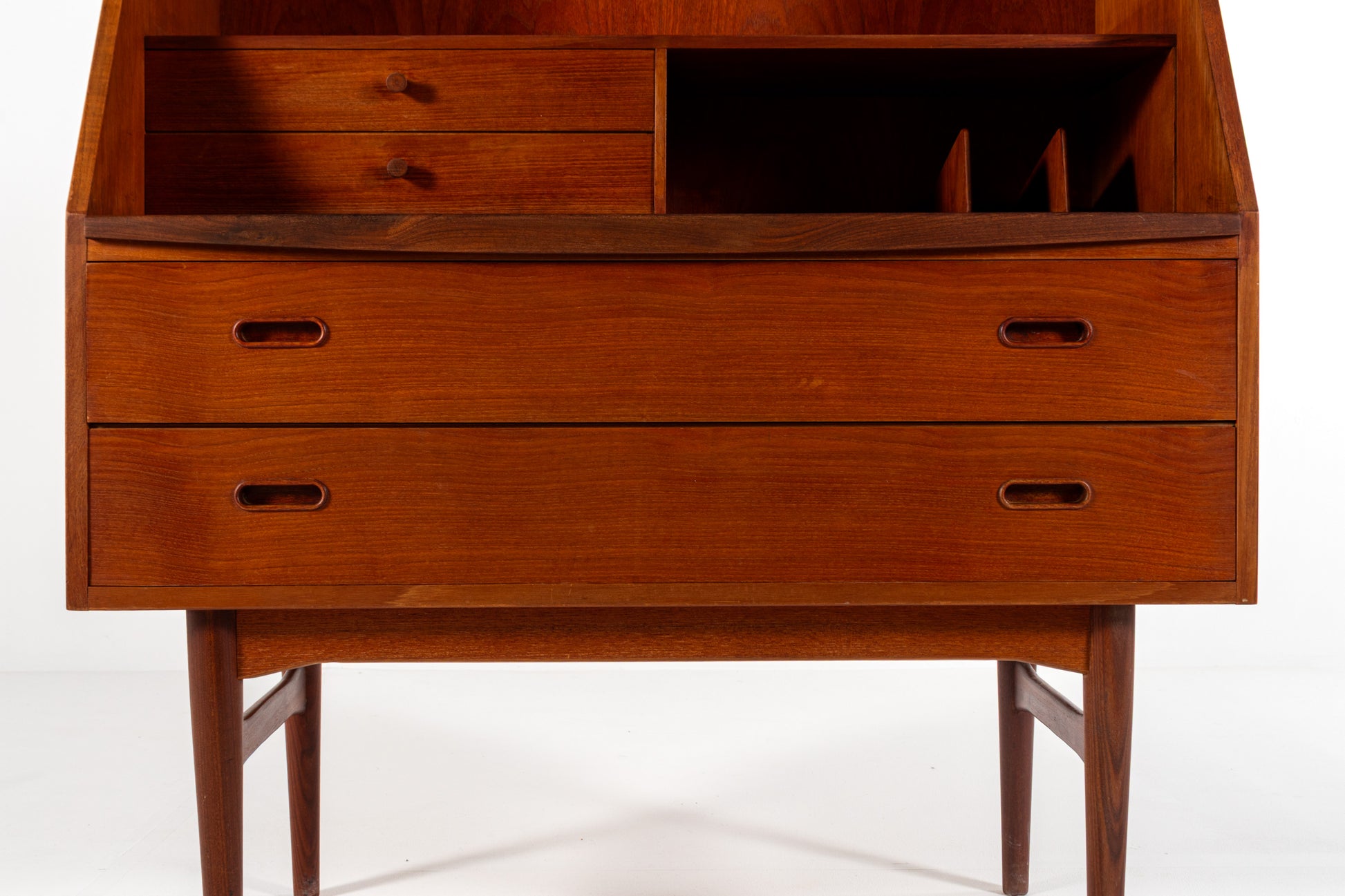 Teak wood grain detail desk