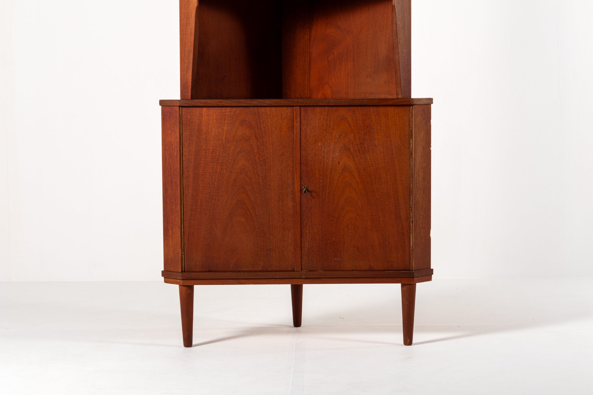 Mid century modern corner furniture