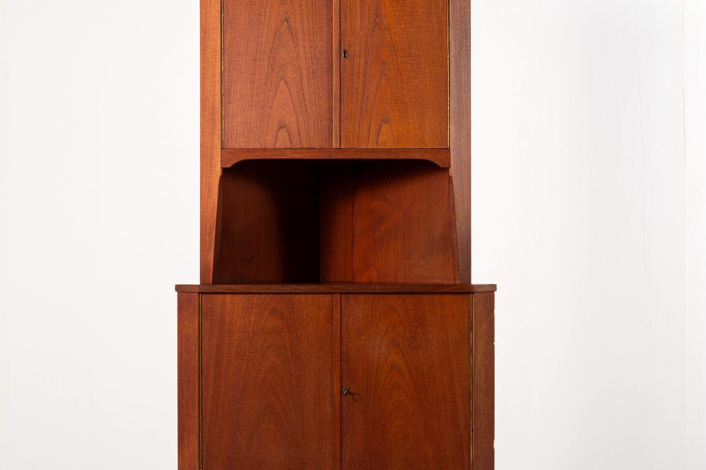 Mid century modern corner furniture