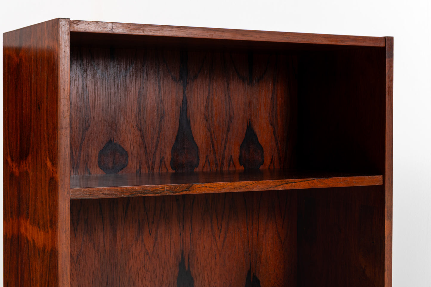 Rosewood grain detail cabinet