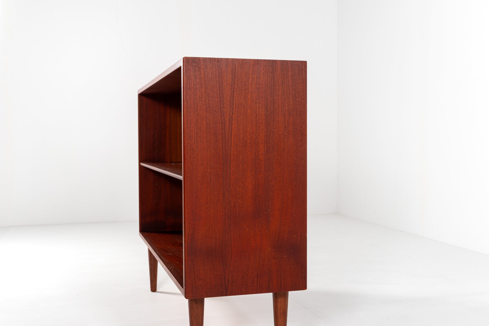 Close-up of wood surface and vintage patina