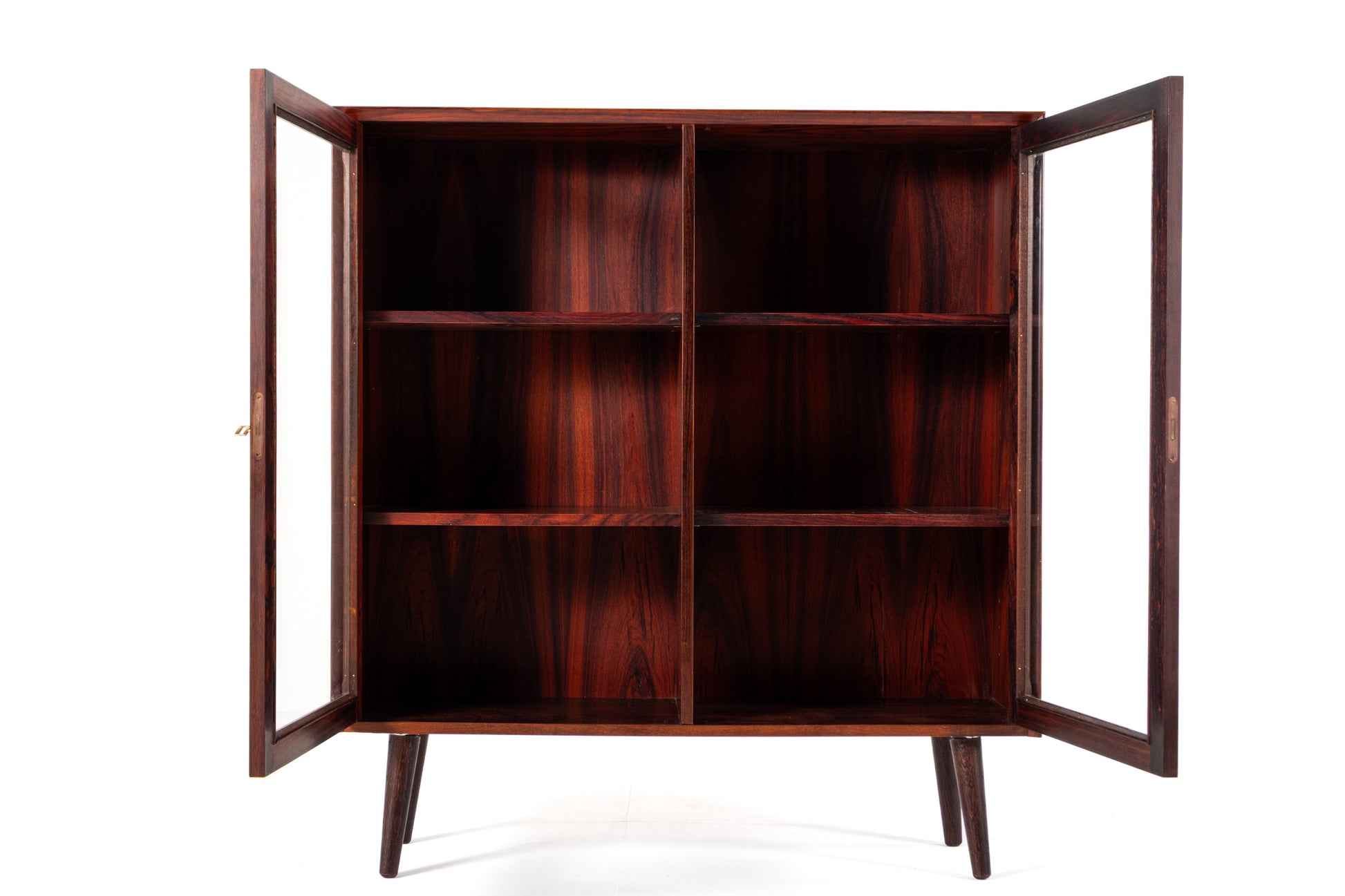 Glass door cabinet interior shelves