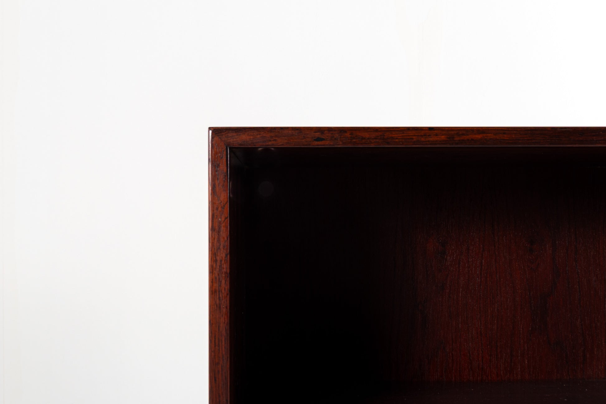 Rosewood grain detail cabinet