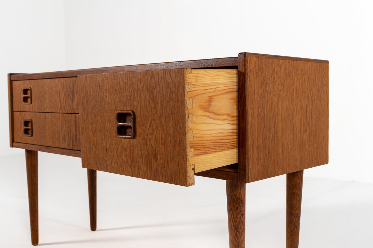 Drawer detail dovetail joints