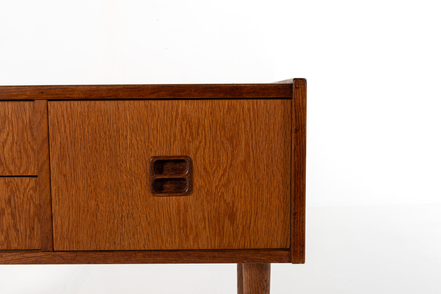 Drawer detail dovetail joints