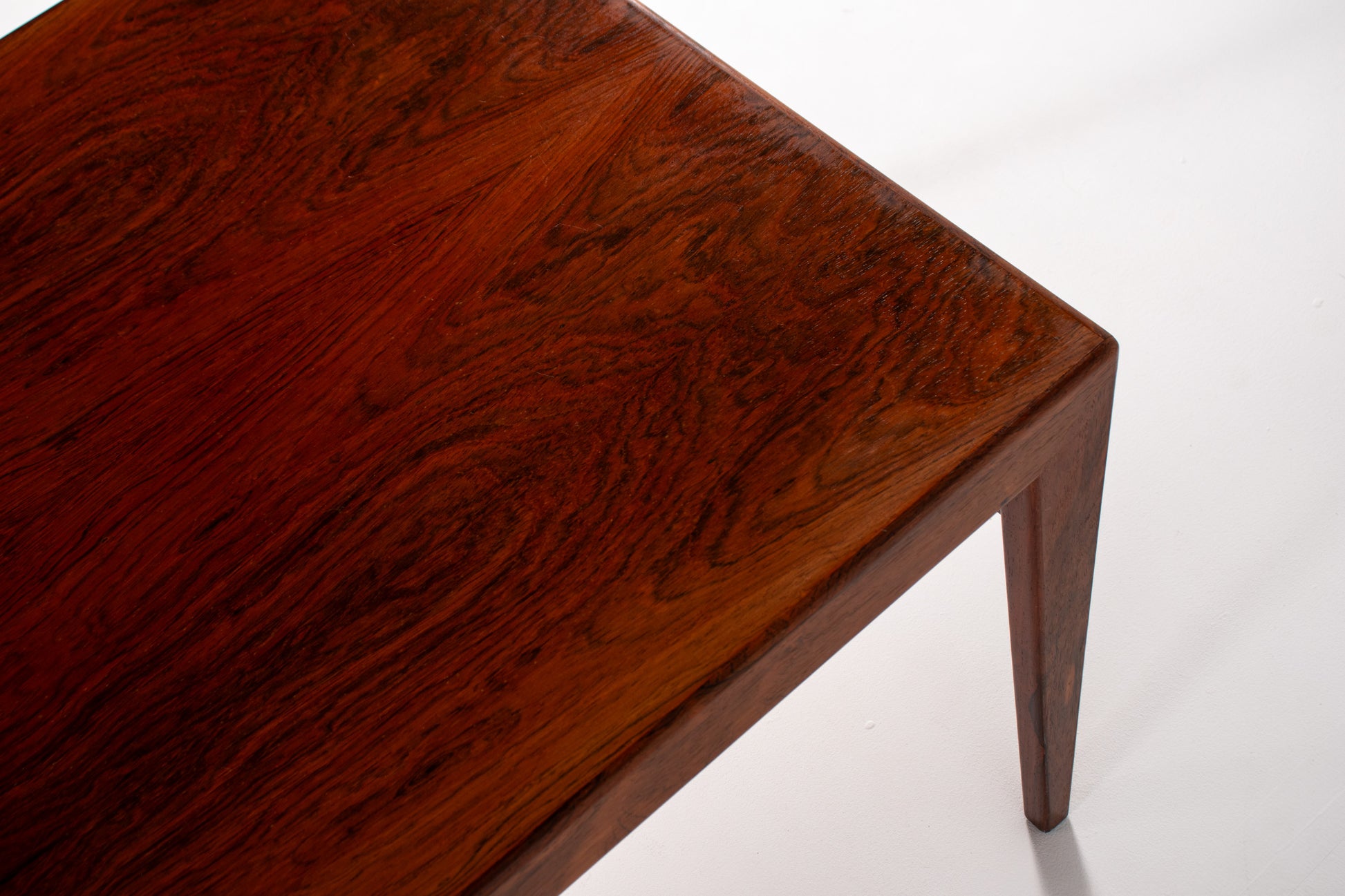 Rosewood grain detail coffee table