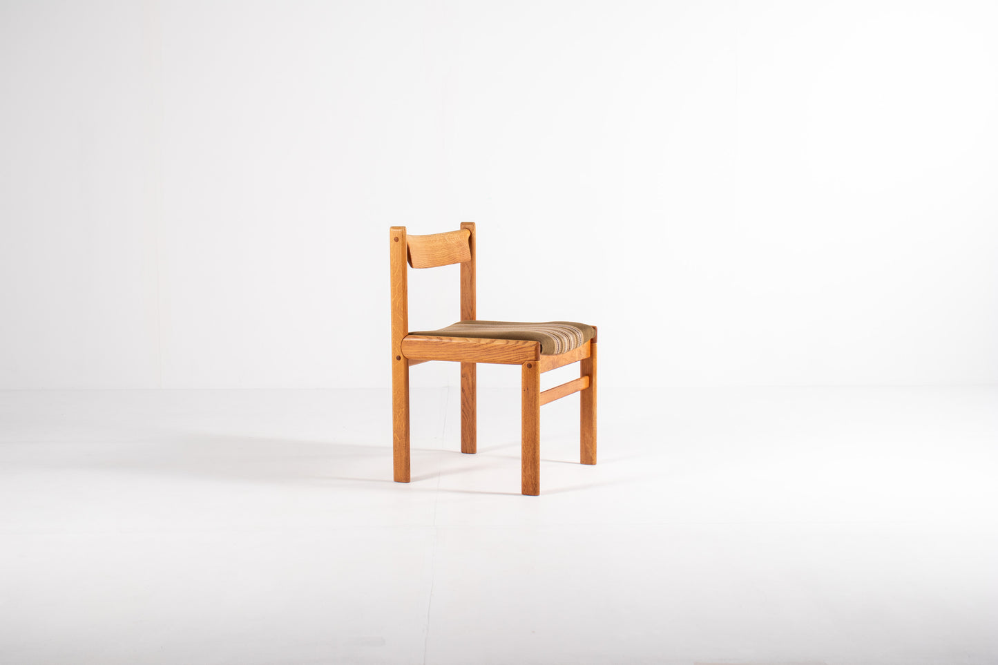 Mid century dining chairs curved backrest oak