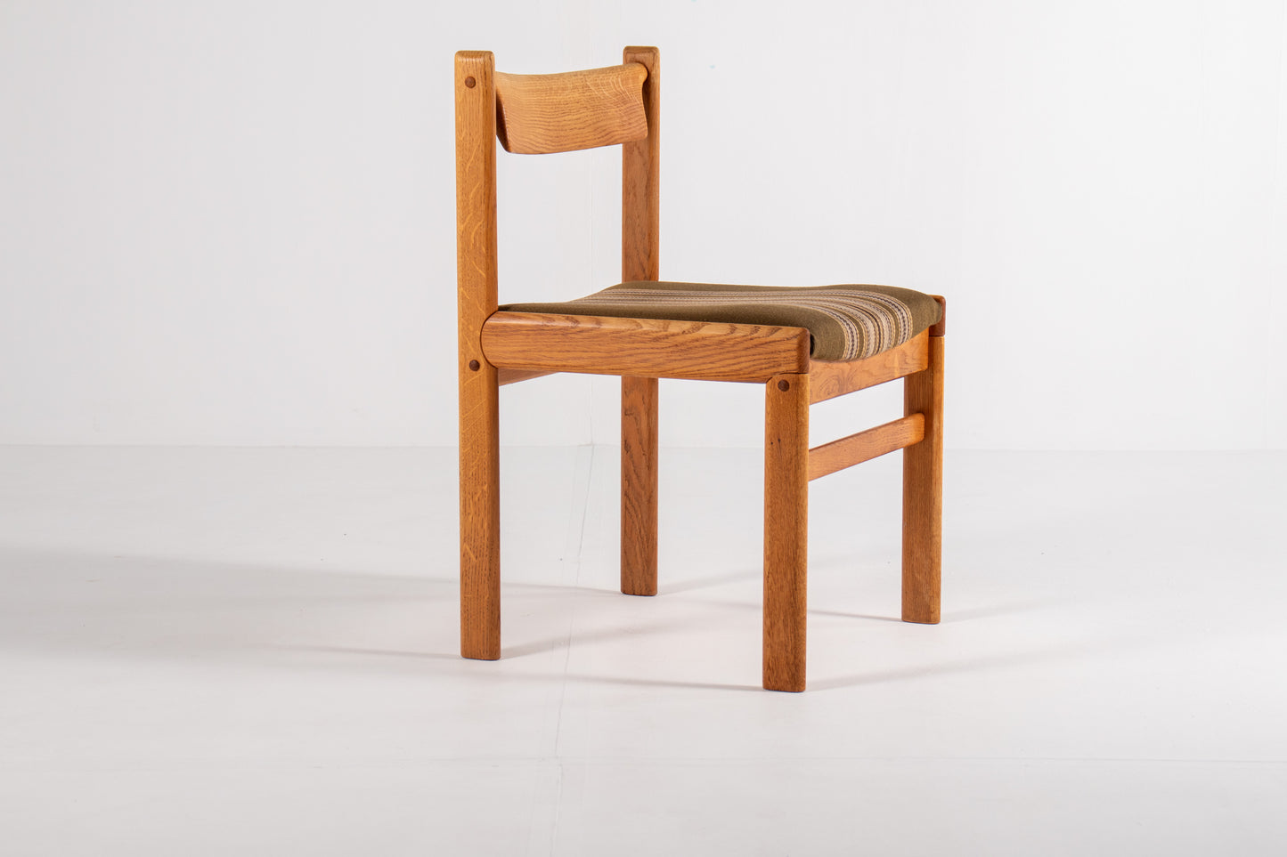 Mid century dining chairs curved backrest oak