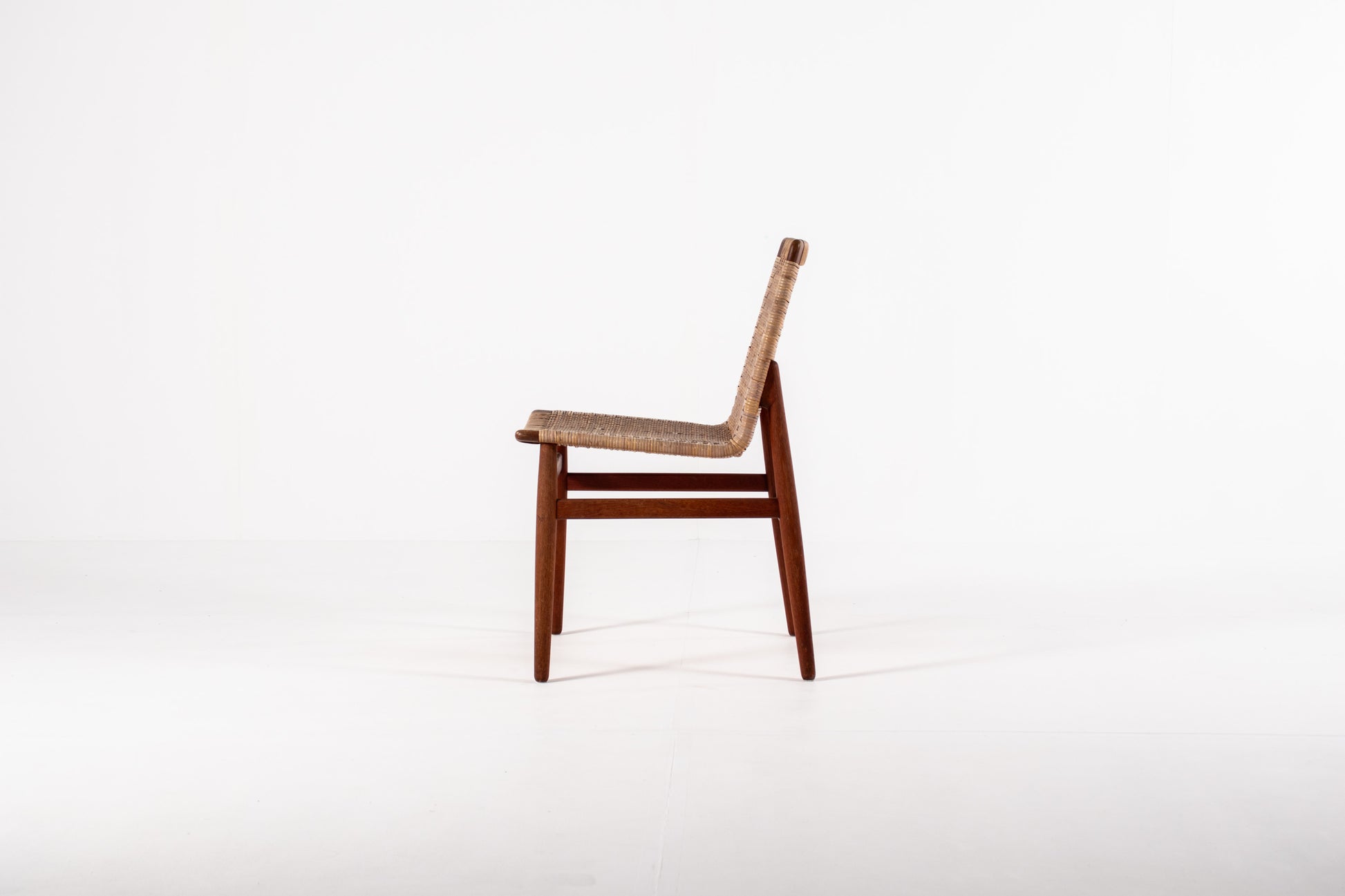 Jørgen Høj teak rattan chair side view