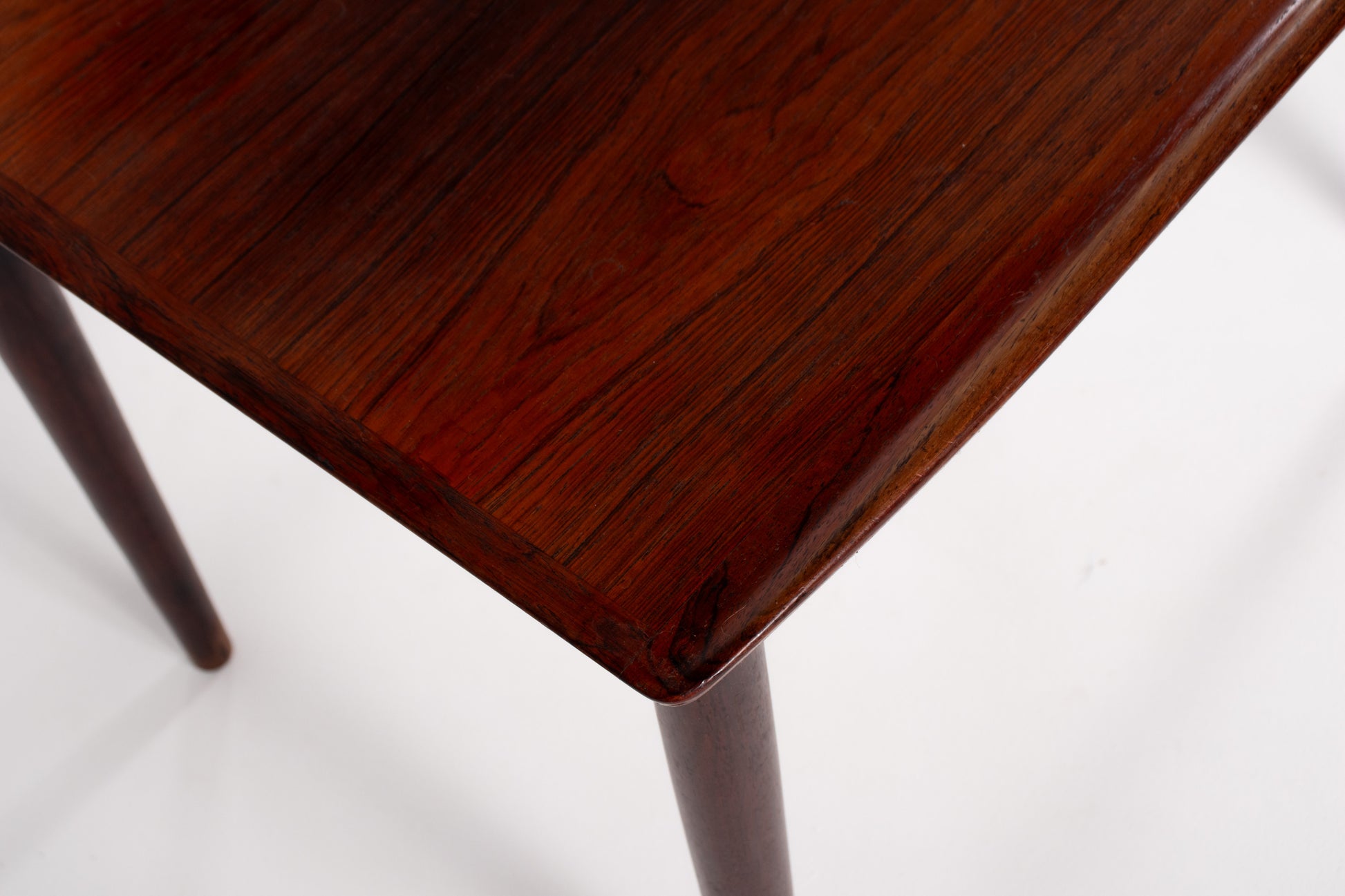rosewood grain detail table