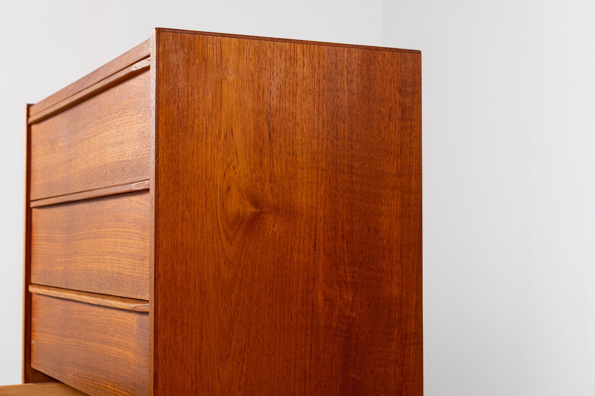 Detail of teak grain on Danish chest
