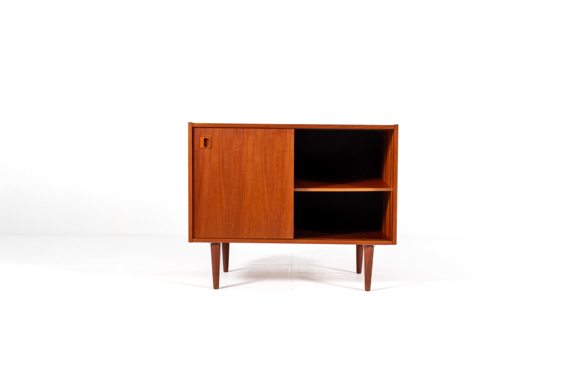 Sliding door cabinet interior shelf