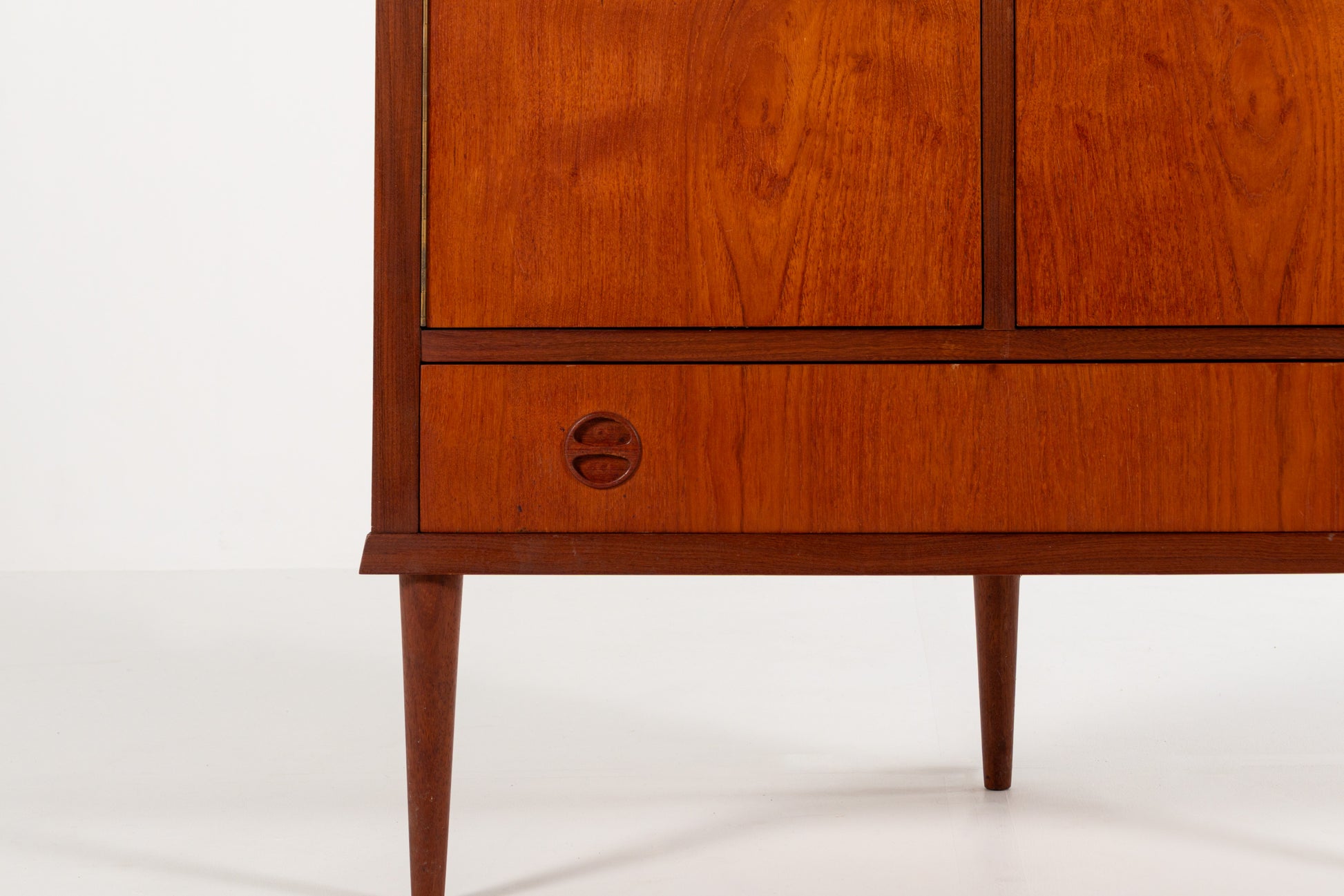 Teak wood grain detail cabinet