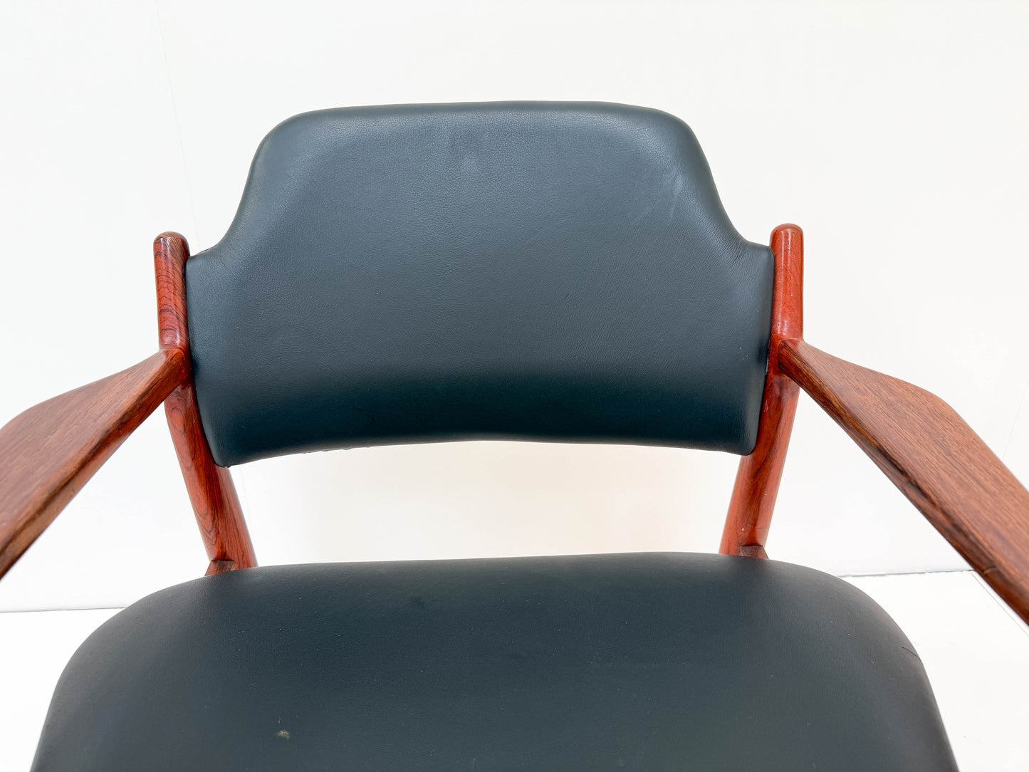 Arne Vodder Armchair Model 62A – Mid-Century Scandinavian Design