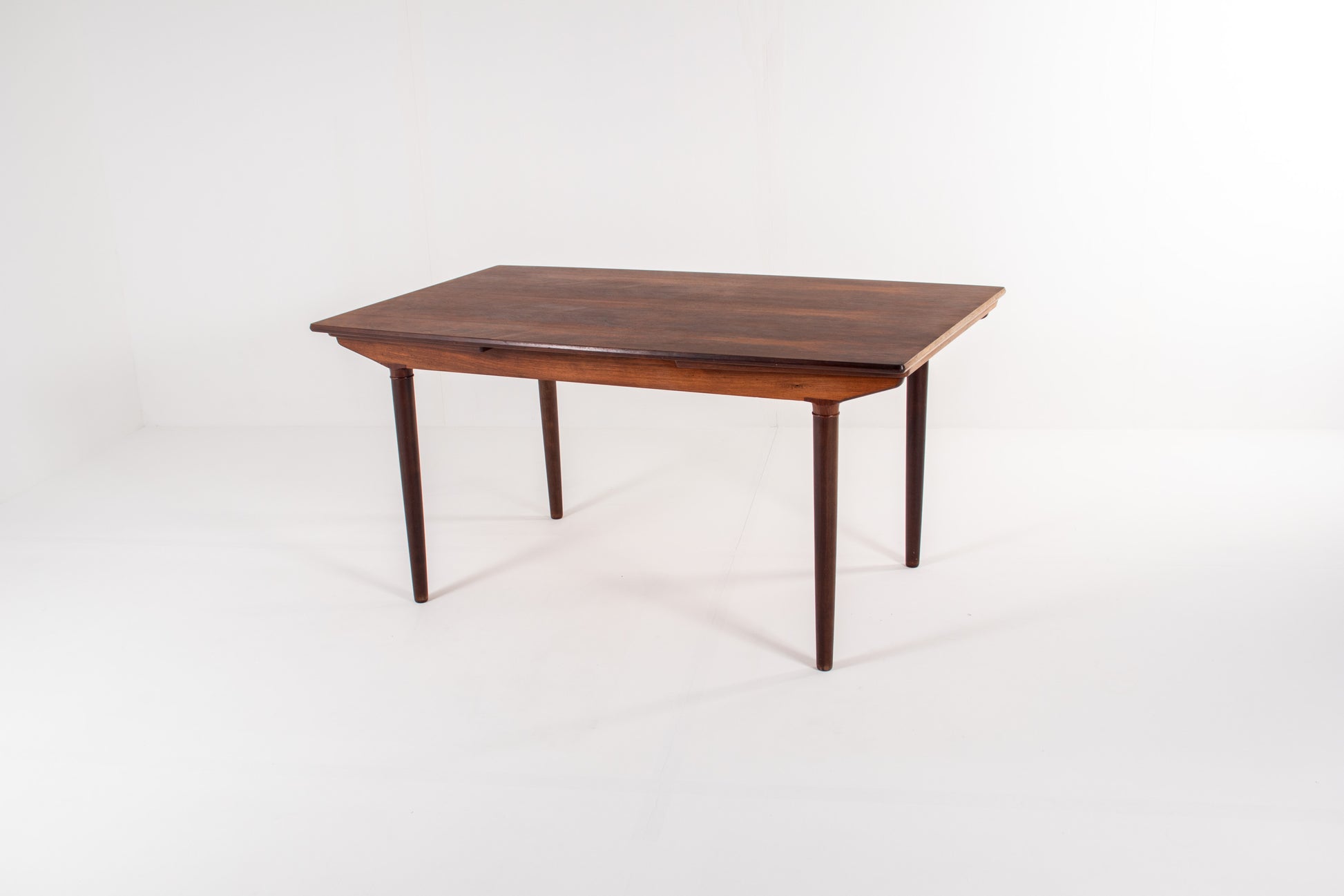 1960s Danish rosewood table extended with leaves
