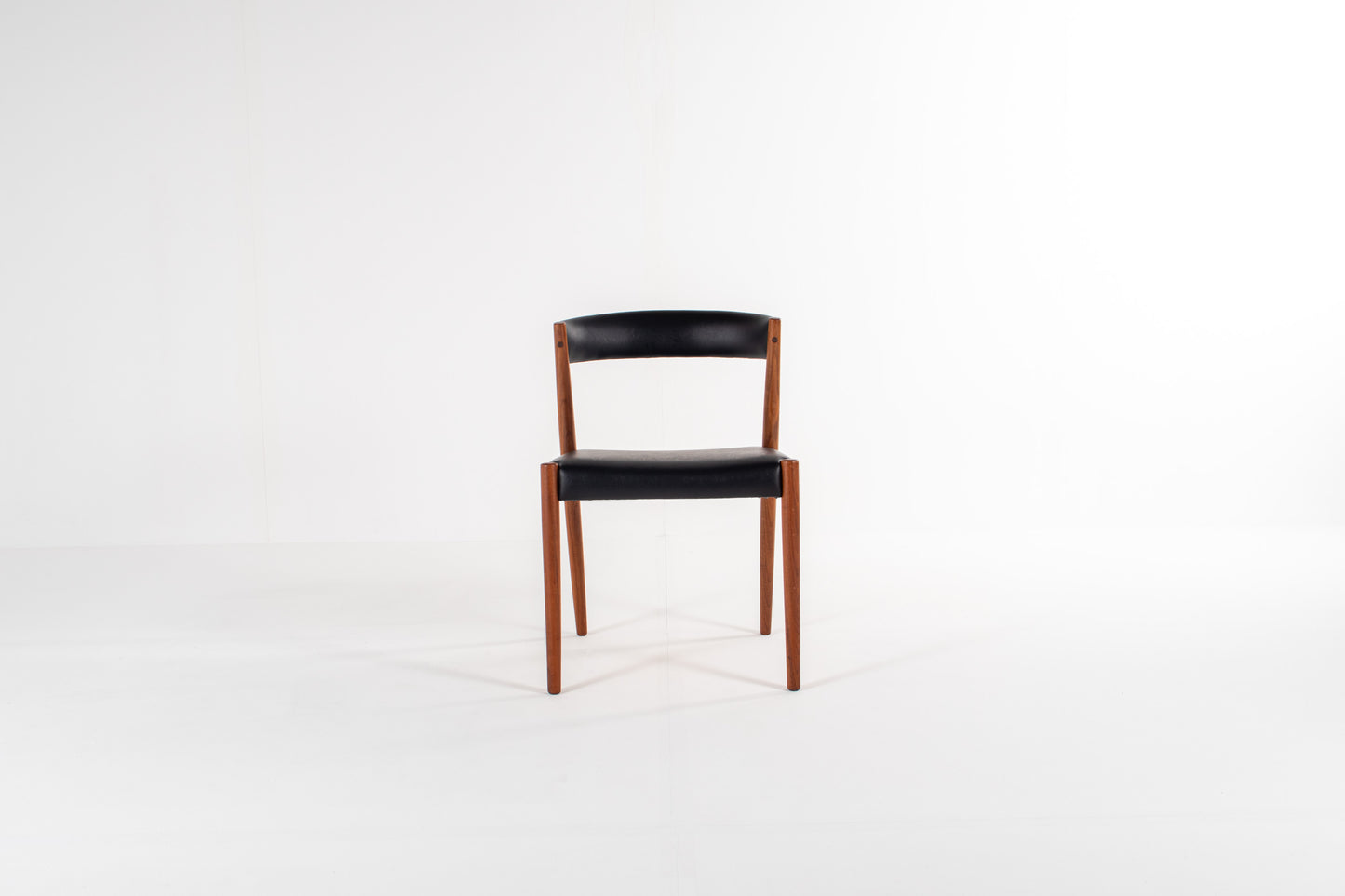 Set of 4 Danish Modern Teak Dining Chairs, 1960s – Newly Upholstered