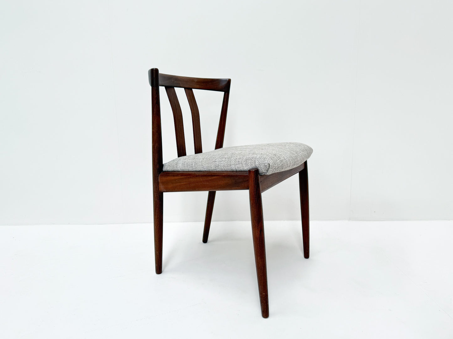 Set of 6 Kai Kristiansen Dining Chairs in Teak – Newly Upholstered