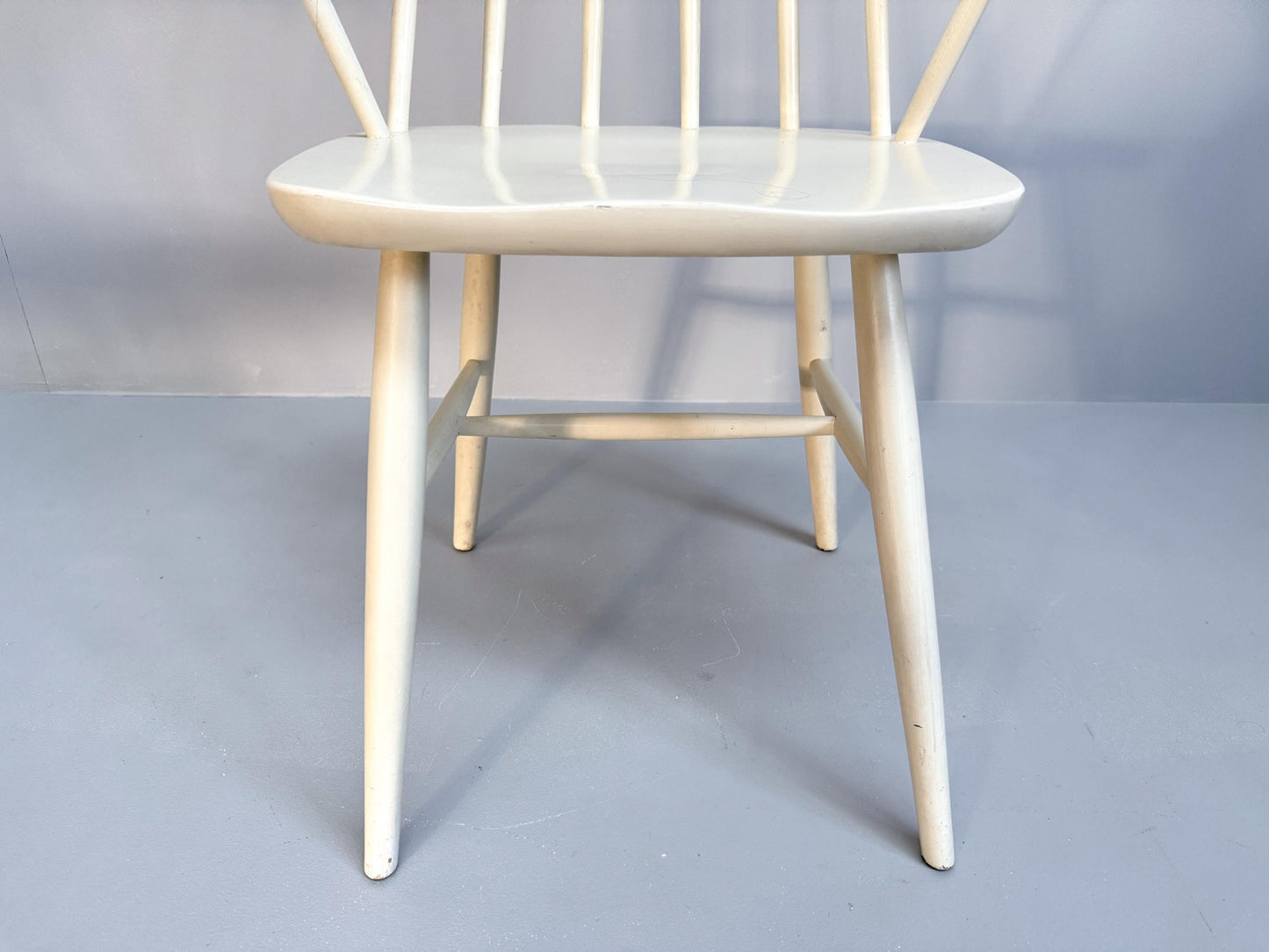 Set of 4 White Lacquered Spindle Chairs, Nesto Sweden, 1960s