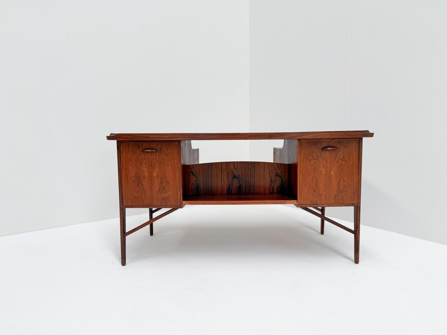 Executive rosewood desk Svend Aage Madsen Denmark 1960s