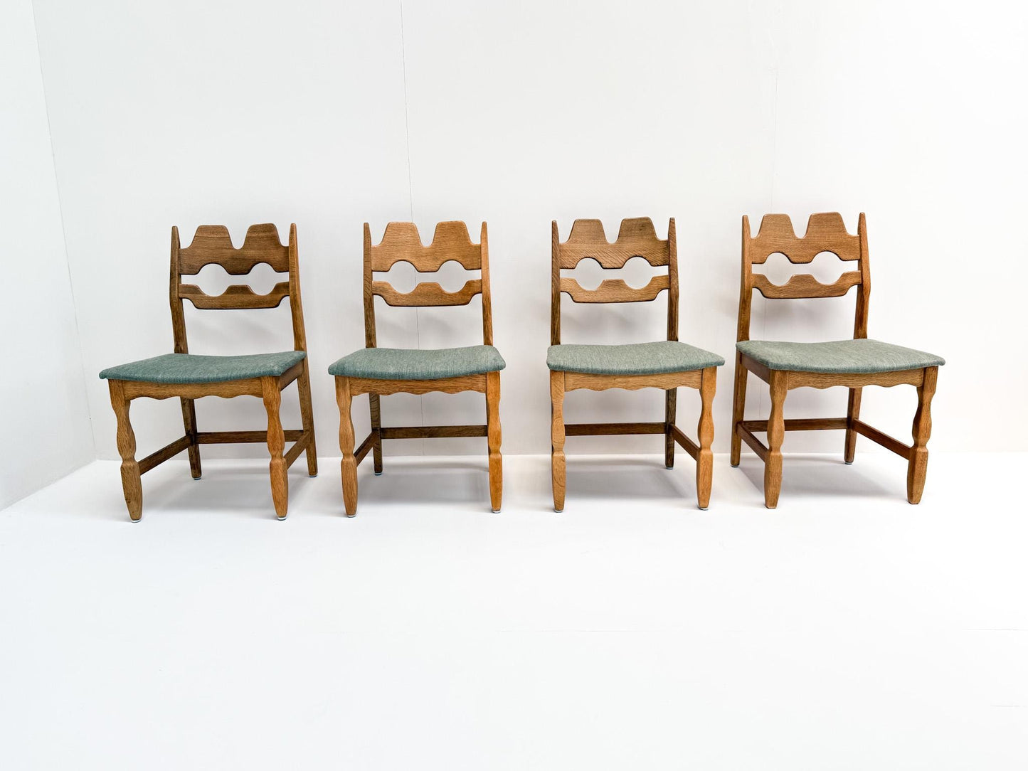 Set of 4 oak Razorblade dining chairs Henning Kjærnulf Denmark