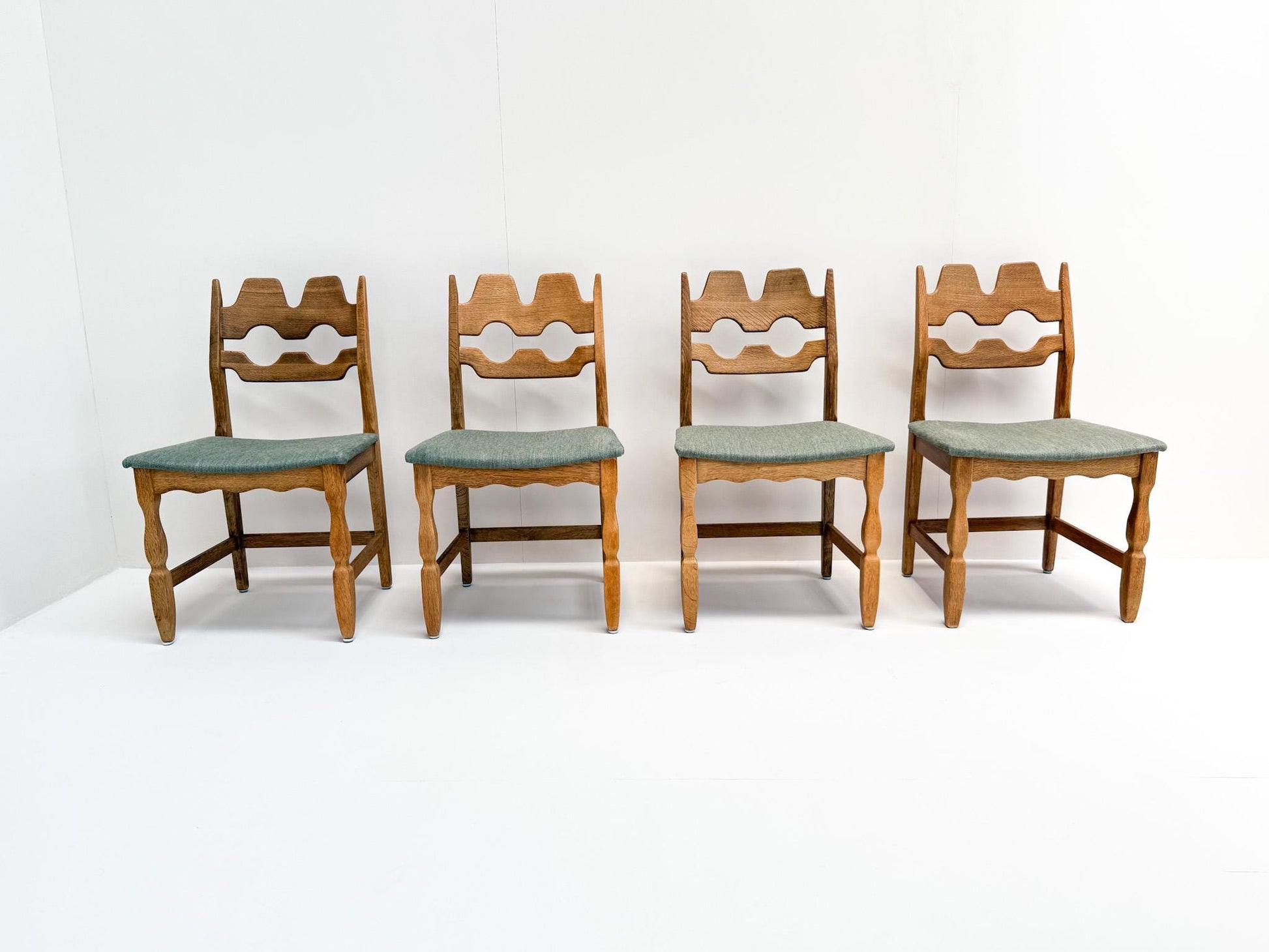 Set of 4 oak Razorblade dining chairs Henning Kjærnulf Denmark