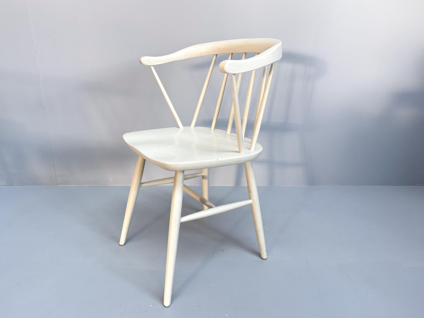 Set of 4 White Lacquered Spindle Chairs, Nesto Sweden, 1960s