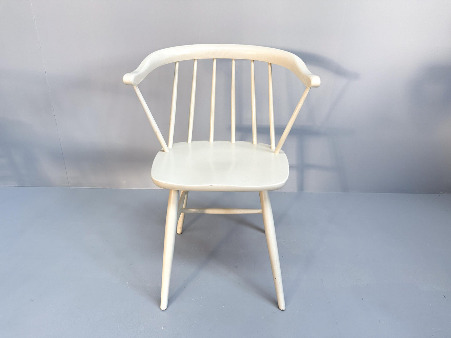 Set of 4 White Lacquered Spindle Chairs, Nesto Sweden, 1960s