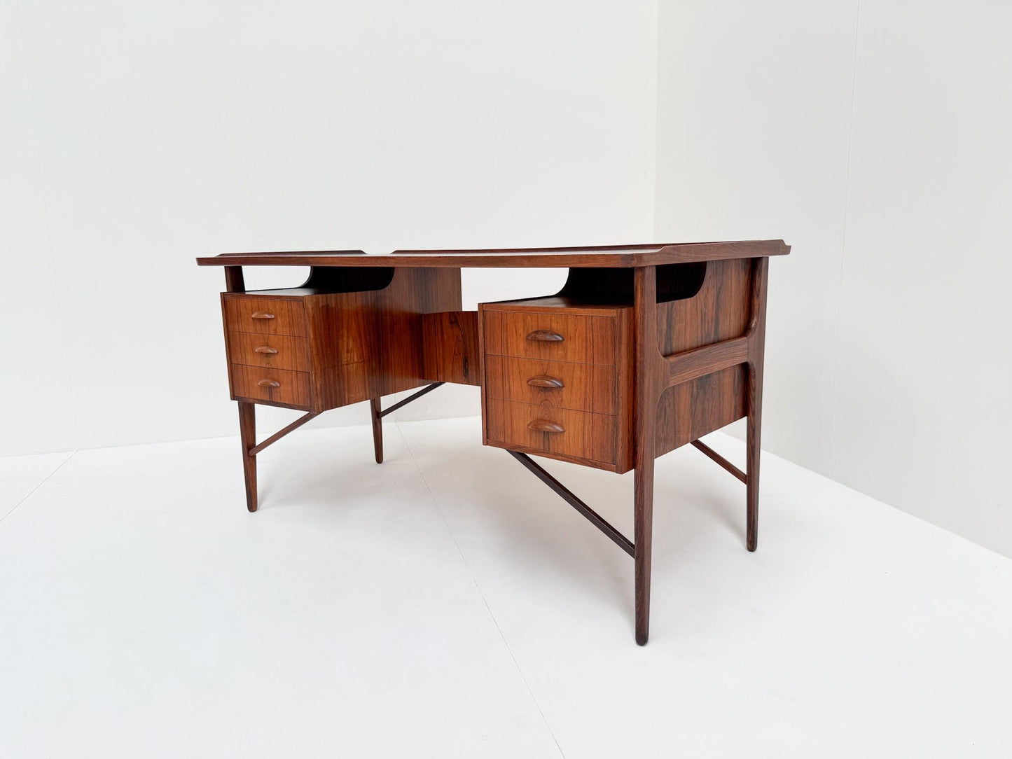 Svend Aage Madsen Danish rosewood desk 1960s mid-century modern
