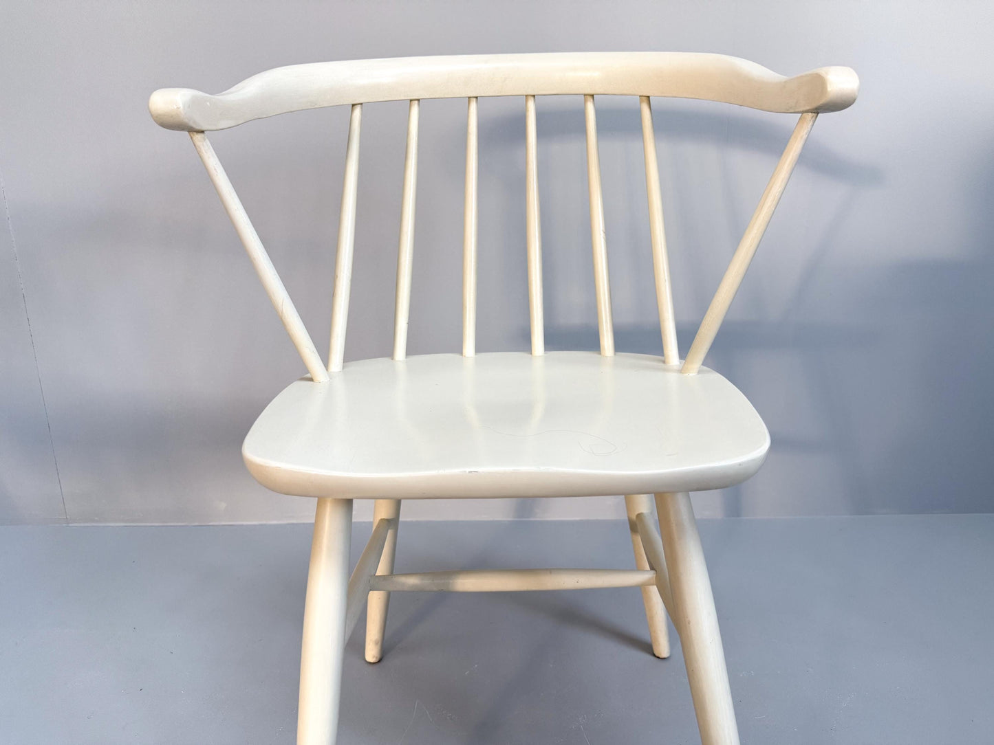 Set of 4 White Lacquered Spindle Chairs, Nesto Sweden, 1960s